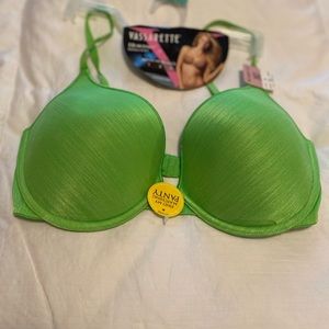 Vassarette Bra NWT